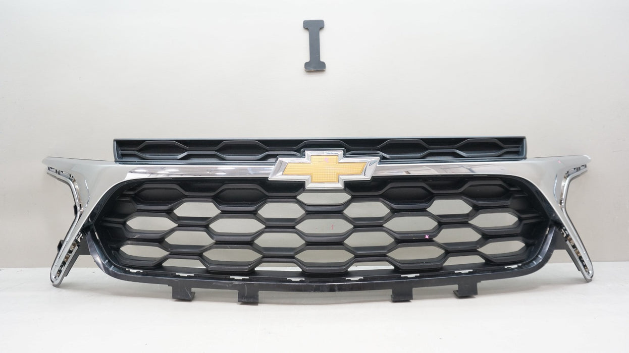 2024-2025 CHEVROLET TRAX FRONT BUMPER RADIATOR GRILLE OEM 42769271