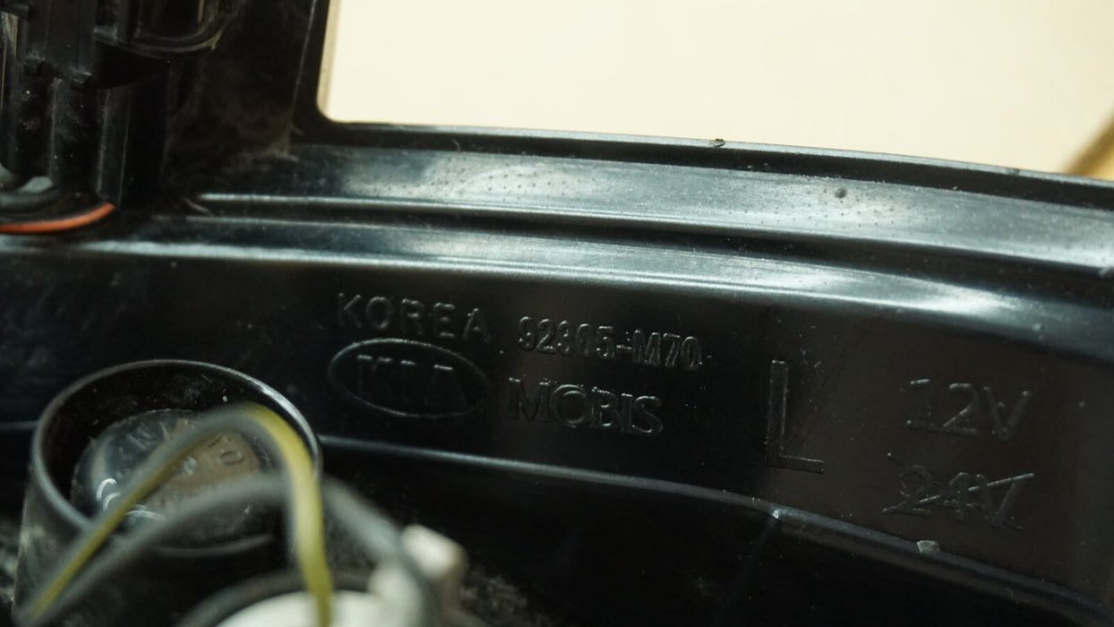2019-2021 KIA FORTE FRONT LEFT DRIVER SIDE TURN SIGNAL FOG LIGHT OEM 92305-M7000