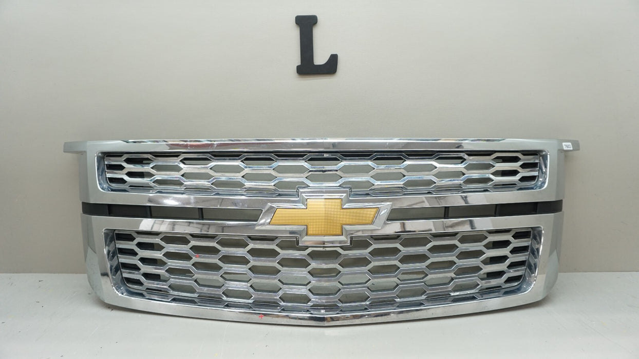 2015-2020 CHEVROLET TAHOE FRONT UPPER RADIATOR GRILLE GRILL OEM 2344094
