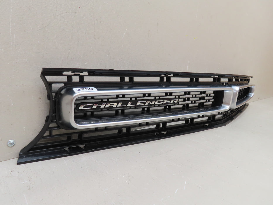 2015-2019 DODGE CHALLENGER FRONT UPPER RADIATOR GRILLE GRILL OEM 9403971