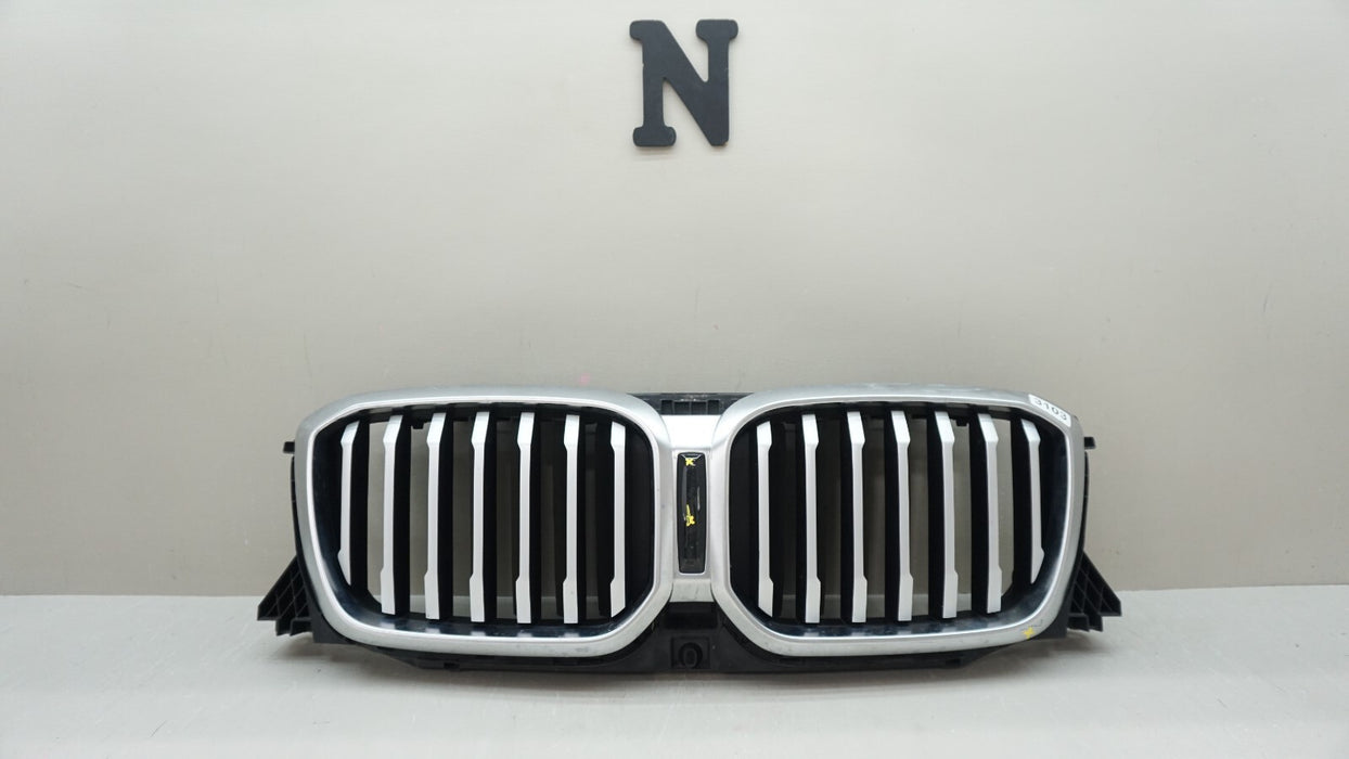 2022-2024 BMW X3 X4 FRONT RADIATOR GRILLE GRILL W/ ACTIVE SHUTTER 10627111 OEM