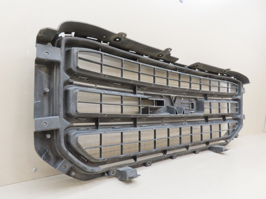 2015-2020 GMC YUKON XL FRONT BUMPER UPPER GRILLE GRILL OEM 84722258