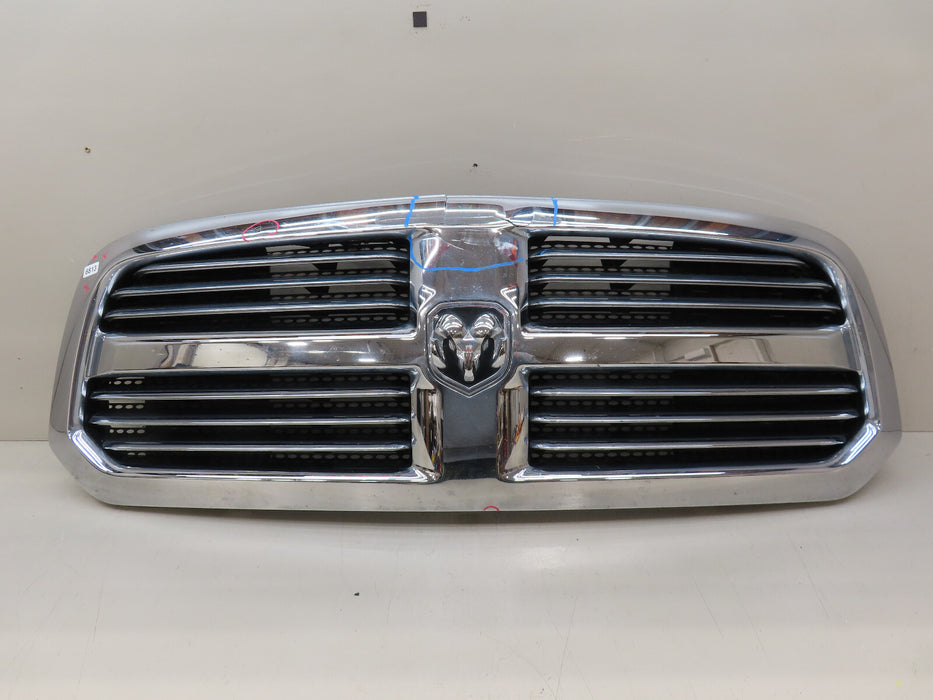 2013-2018 DODGE RAM 1500 FRONT RADIATOR GRILLE GRILL OEM 13DSAC0010