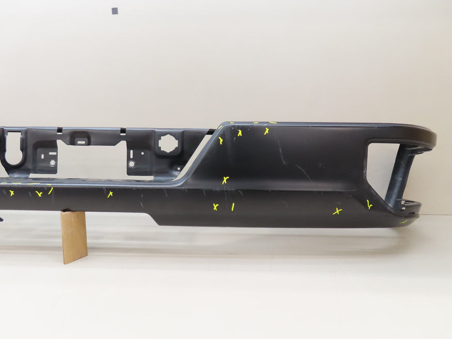 2019-2022 CHEVROLET/GMC SILVERADO/SIERRA 1500 REAR METAL BUMPER OEM