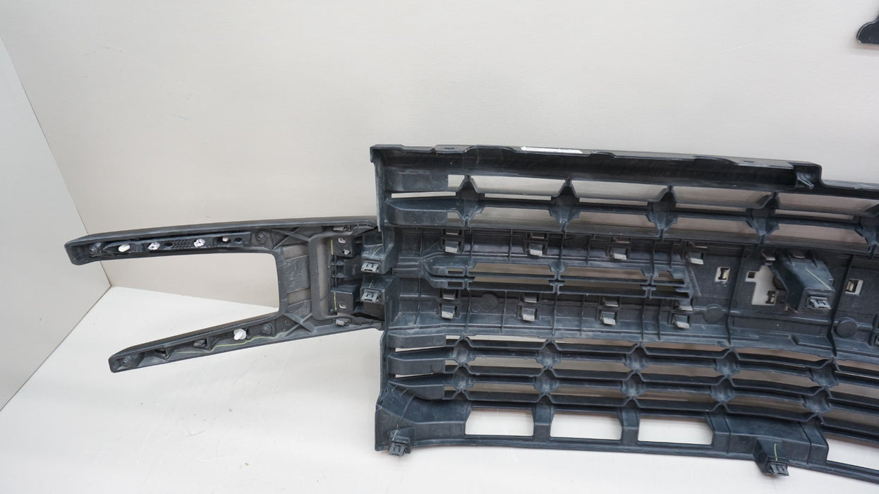 2019-2021 CHEVROLET SILVERADO 1500 FRONT BUMPER RADIATOR GRILLE OEM 84128450