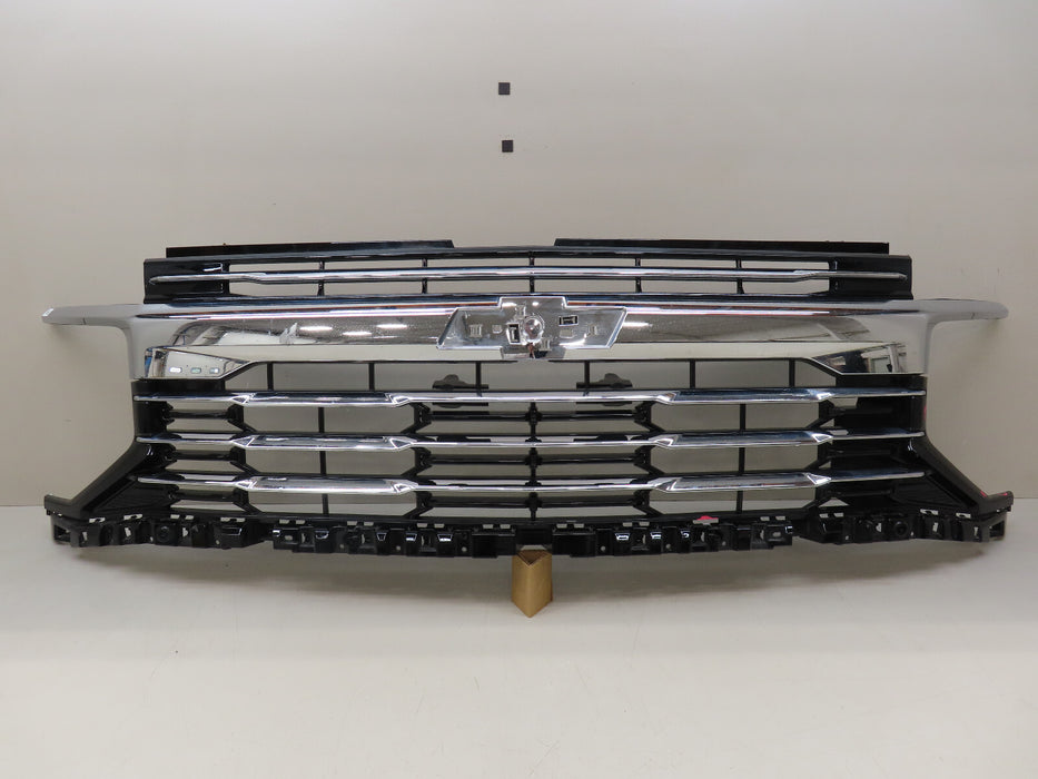 2024 CHEVROLET TAHOE, SUBURBAN FRONT RADIATOR GRILL GRILLE OEM