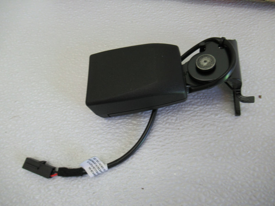2015-2020 PORSCHE MACAN S REAR RIGHT PASSENGER SIDE SEAT BELT BUCKLE LATCH OEM