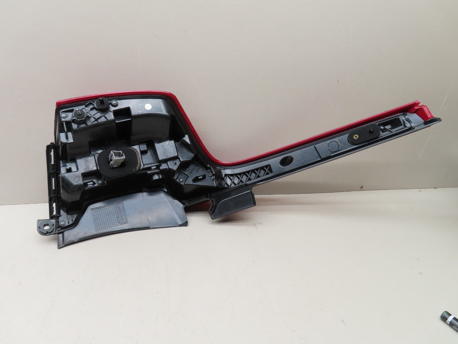 2016 - 2019 VOLVO XC90 REAR RIGHT PASSENGER SIDE TAILLIGHT STOP BRAKE LAMP OEM