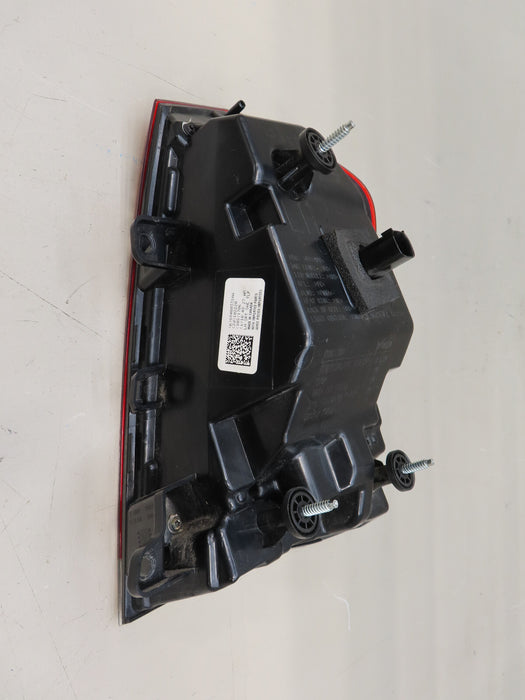 2015-2023 CHRYSLER 300 SRT LEFT DRIVER SIDE TAIL LIGHT OEM 68400331AA