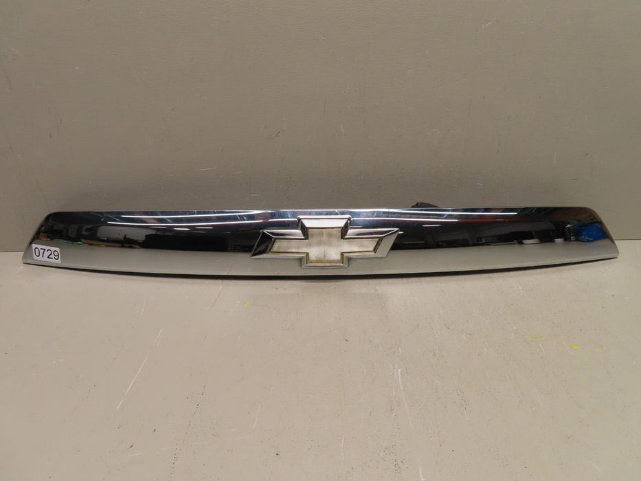 2010-2015 CHEVROLET EQUINOX TRUNK TRIM MOULDING 22802060 OEM *