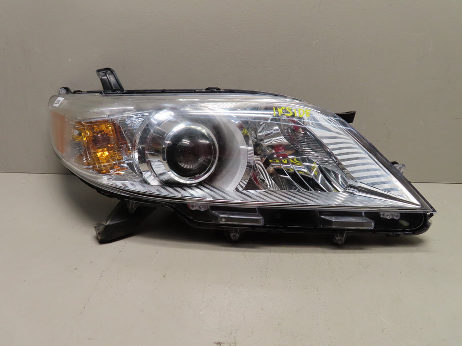 2011-2014 TOYOTA SIENNA RH RIGHT PASSENGER HALOGEN HEADLIGHT LAMP OEM