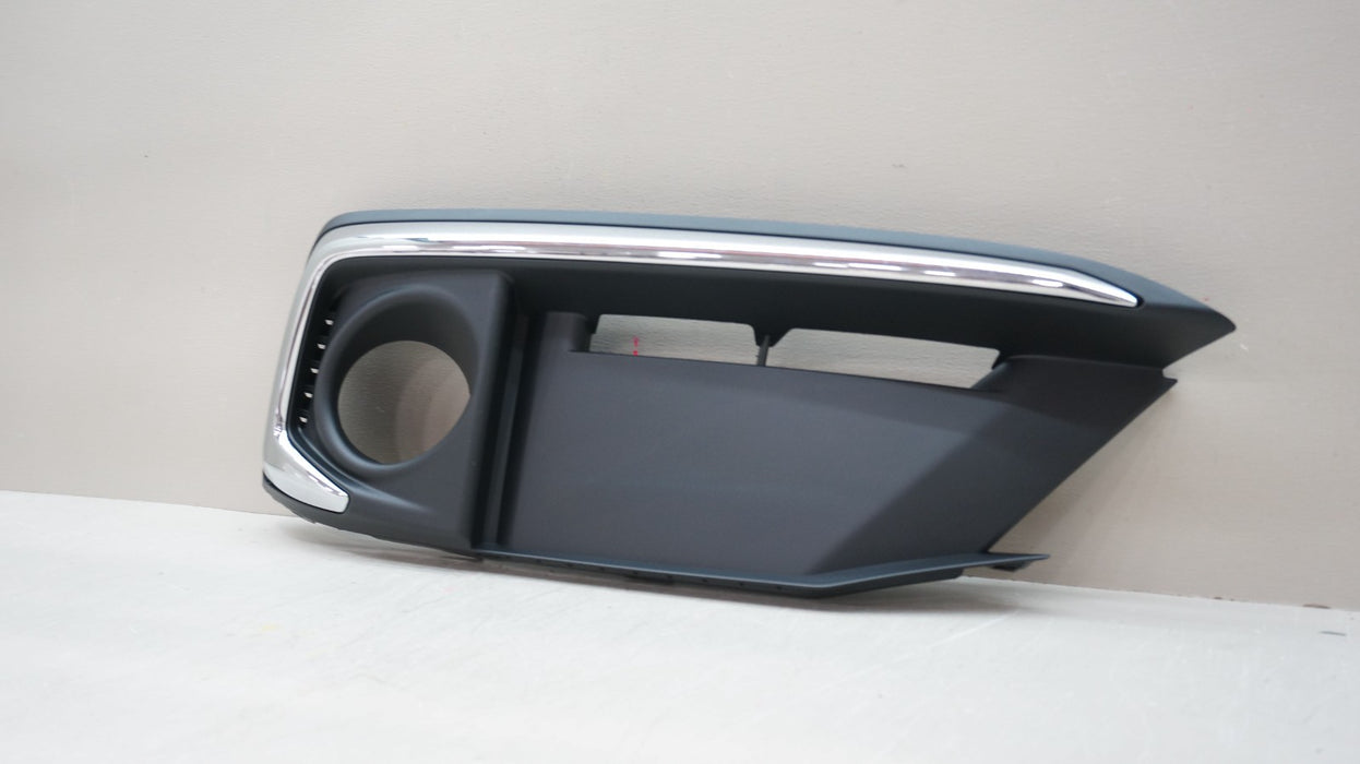 2019-2021 HONDA CIVIC FRONT RIGHT SIDE FOG LIGHT TRIM MOLDING OEM 71180-TBA-K50