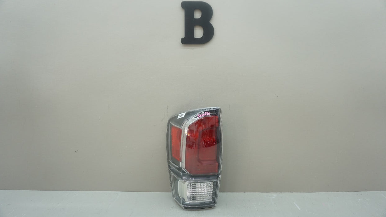 2016-2022 TOYOTA TACOMA REAR LEFT DRIVERS SIDE TAIL LIGHT OEM 17 18 19 20 212