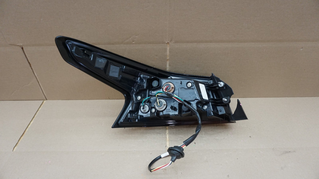 2019-2021 NISSAN ALTIMA REAR RIGHT PASSENGERS SIDE TAIL LIGHT OEM 19 20 21