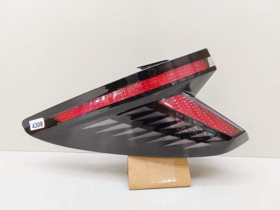 2022-2024 HYUNDAI TUCSON REAR LEFT DRIVER SIDE TAIL LIGHT OUTER OEM