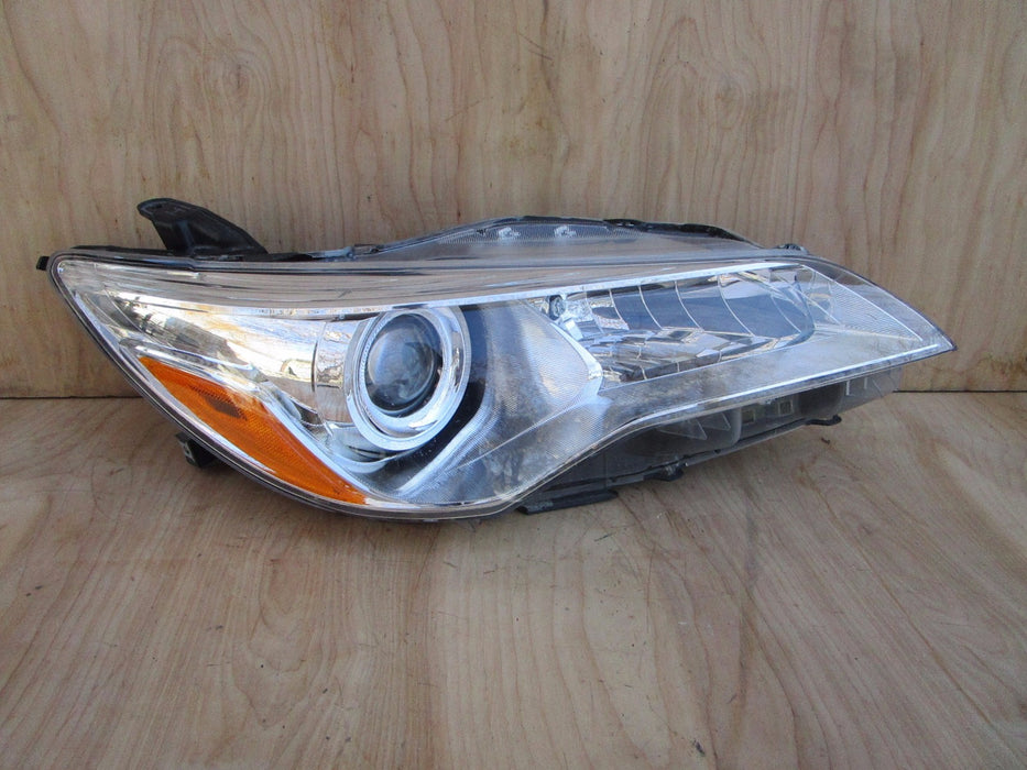 2015-2017 TOYOTA CAMRY FRONT RIGHT HEADLIGHT OEM C22