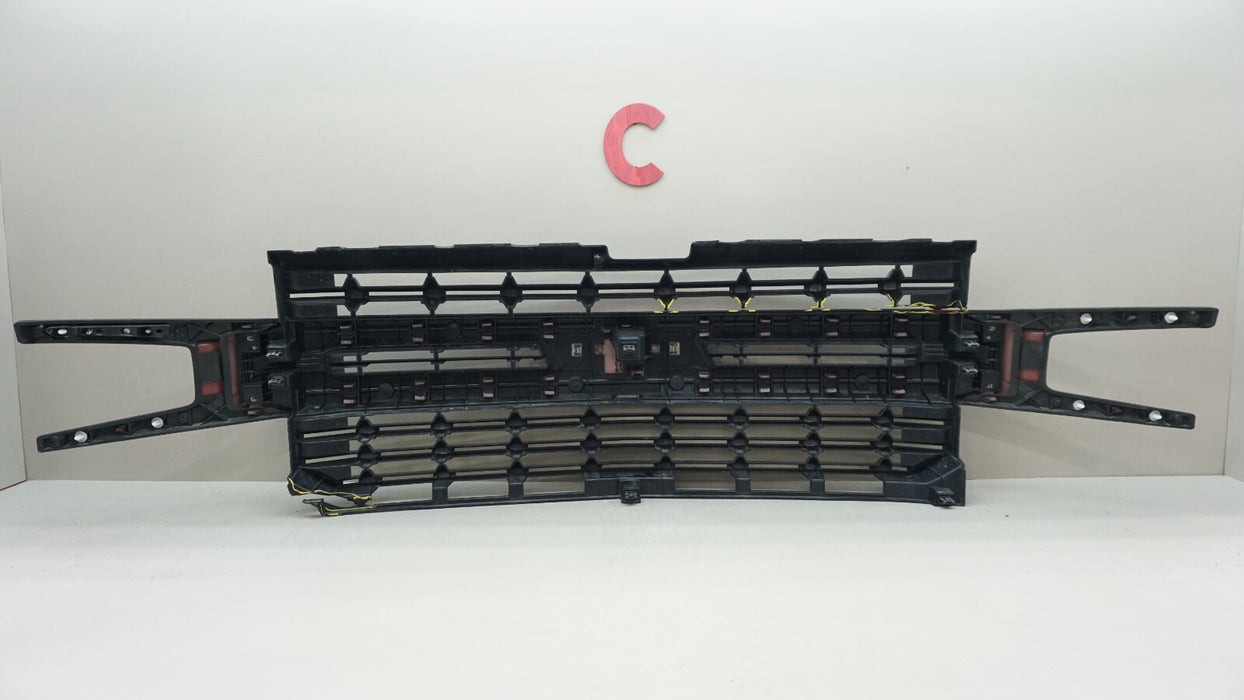 2019-2021 CHEVROLET SILVERADO 1500 FRONT RADIATOR GRILLE 84128450 OEM