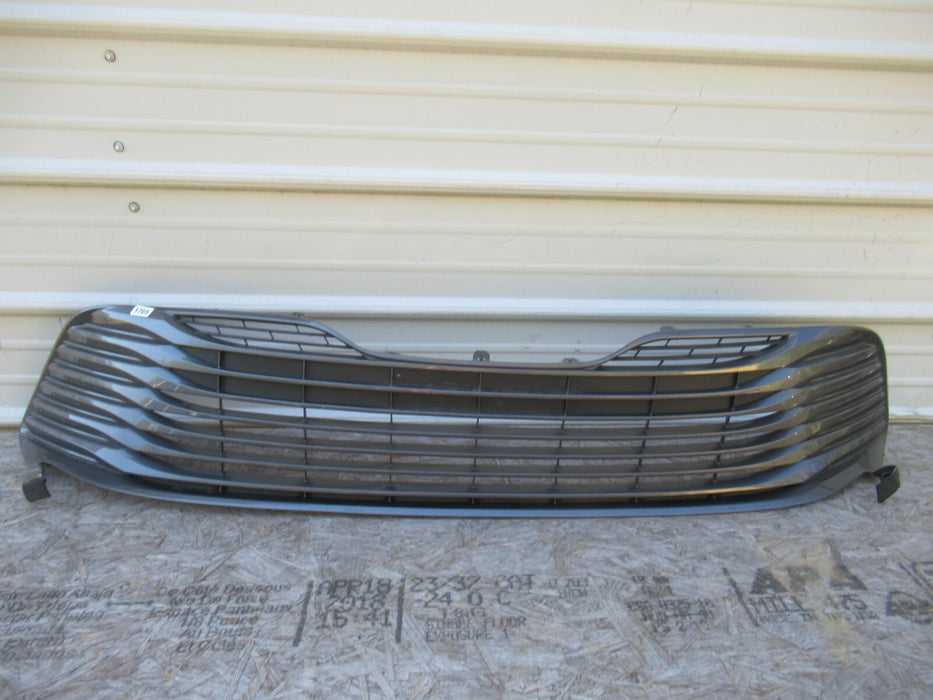 2018-2020 TOYOTA CAMRY FRONT LOWER BUMPER GRILLE GRILL PLASTIC 53113-06010 OEM