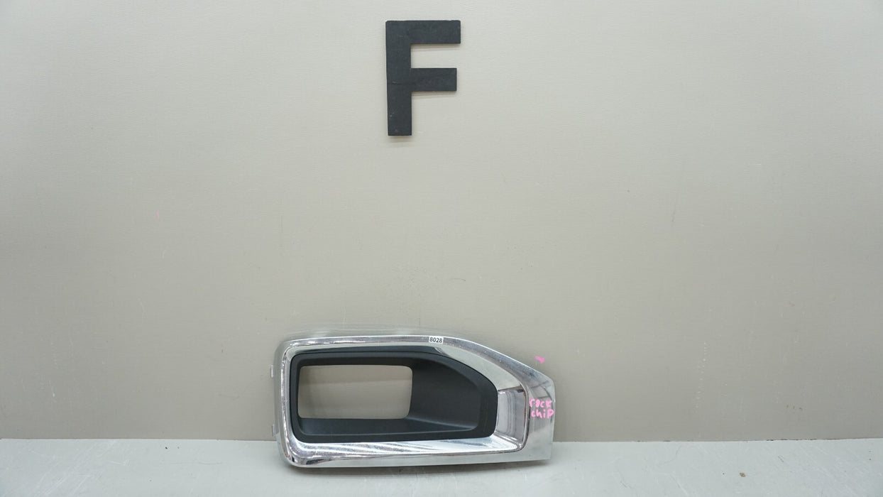 2015-2020 GMC YUKON FRONT RIGHT PASSENGER SIDE FOG LAMP BEZEL TRIM OEM 22936427