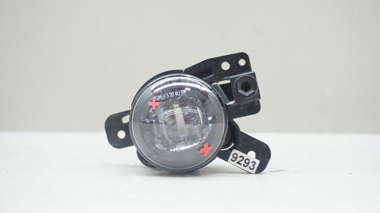 2021-2023 CHEVROLET TRAILBLAZER RIGHT PASSENGER SIDE FOG LIGHT OEM 42737708
