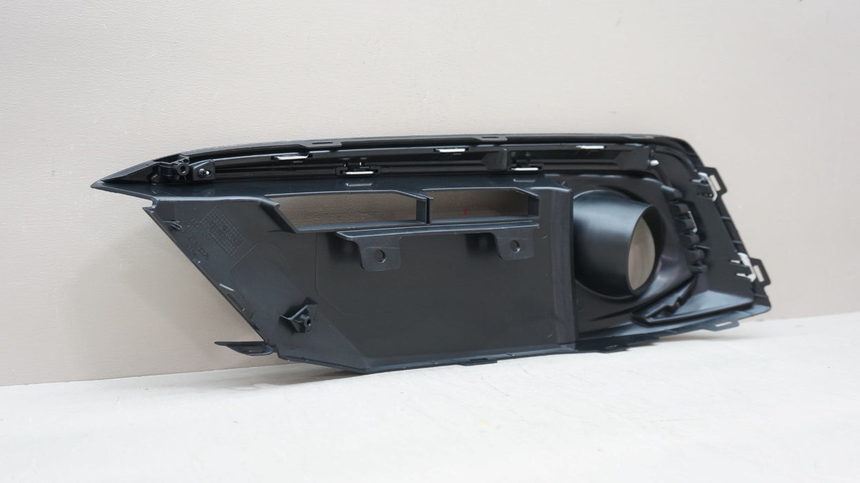 2019-2021 HONDA CIVIC FRONT RIGHT SIDE FOG LIGHT TRIM MOLDING OEM 71180-TBA-K50