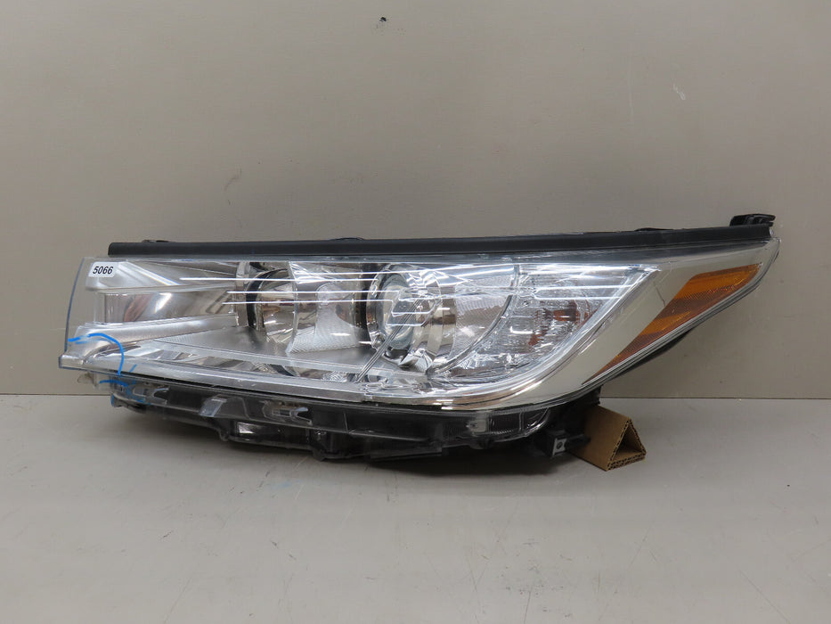 2017-2019 TOYOTA HIGHLANDER FRONT LEFT DRIVER SIDE HEADLIGHT HALOGEN OEM