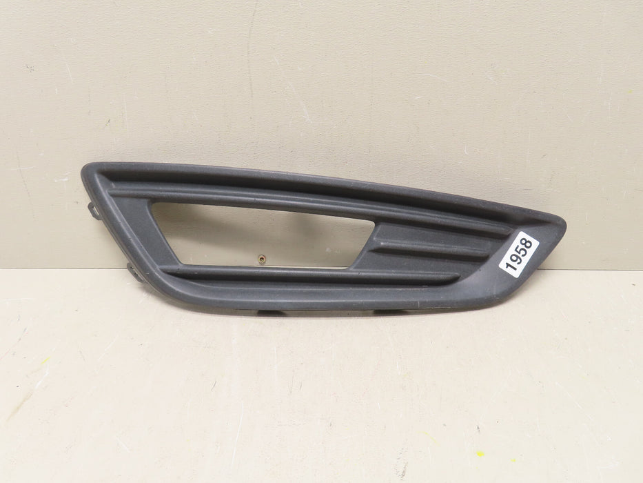 2014-2018 FORD FOCUS MK3 FRONT RIGHT PASSENGER SIDE FOG LIGHT BEZEL OEM