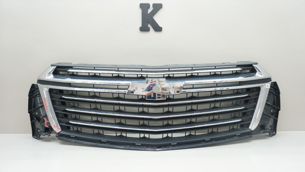 2022-2023 CHEVROLET TRAVERSE FRONT MAIN CENTER GRILLE OEM 23376131