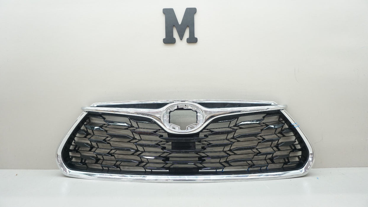 2020-2021 TOYOTA HIGHLANDER FRONT CENTER RADIATOR GRILLE OEM 53111-0E250