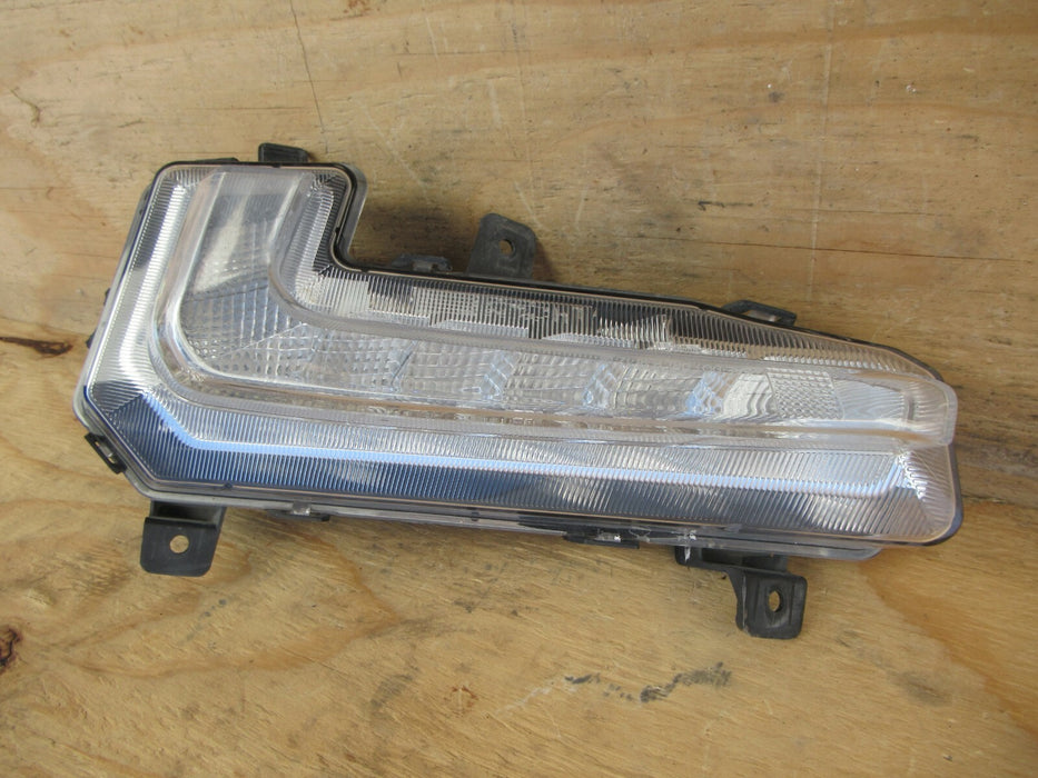 2016 - 2018 CHEVROLET MALIBU FRONT DRIVER SIDE FOG LIGHT LAMP LENS LED 16 17 OEM