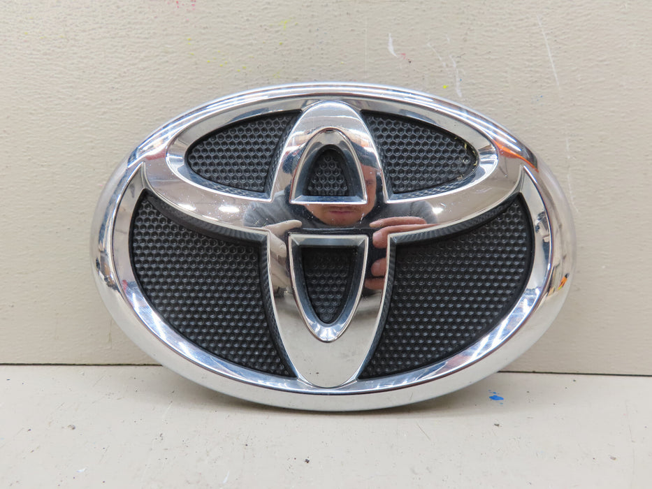 2007-2009 TOYOTA CAMRY FRONT GRILL GRILLE EMBLEM OEM 75311-06060