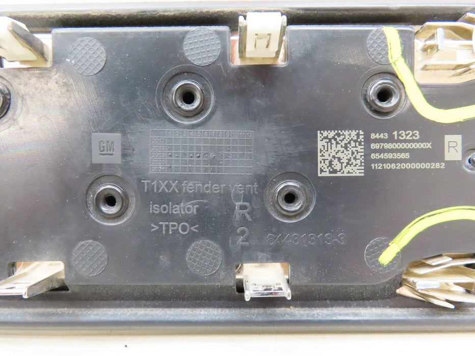 2019-2022 GMC SIERRA 1500 FENDER VENT FRONT RIGHT PASSENGER SIDE OEM 84431323