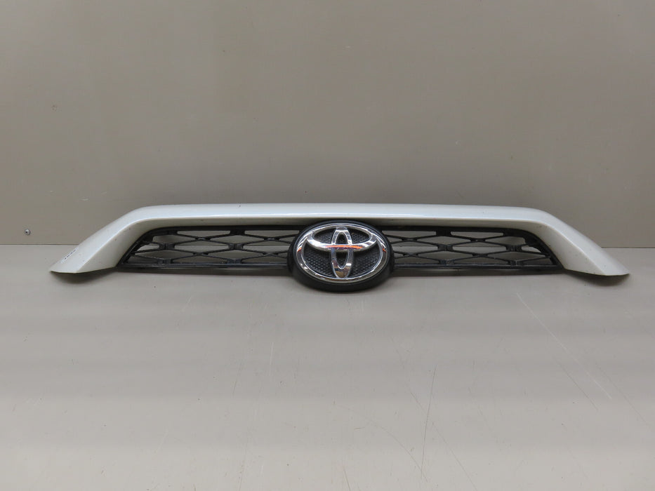 2015-2018 TOYOTA 4RUNNER FRONT RADIATOR GRILLE GRILL OEM