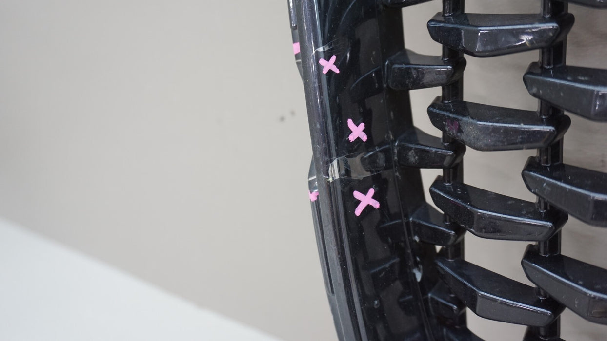 2015-2023 CHRYSLER 300 FRONT MAIN GRILLE 63F46TRMAB OEM