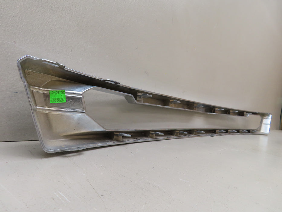 2019-2021 GMC Sierra 1500 SLT FRONT GRILL LOWER CHROME BEZEL TRIM OEM