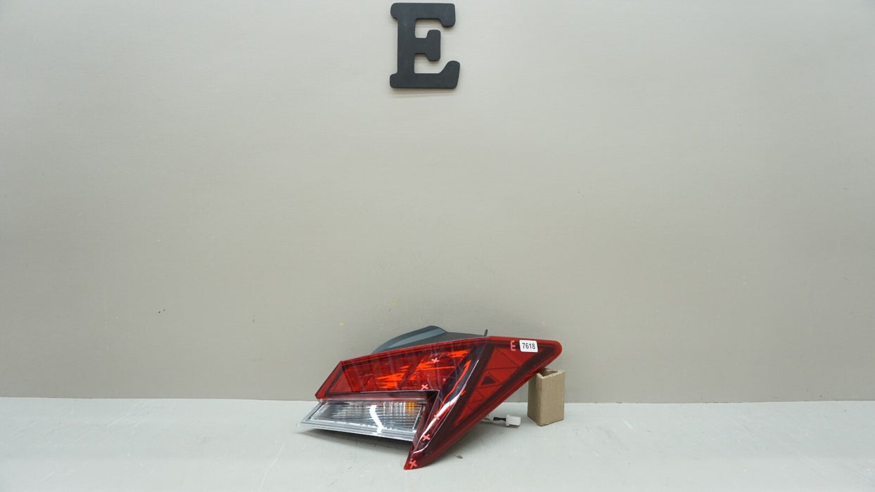 2021-2023 HYUNDAI ELANTRA REAR RH RIGHT PASSENGER SIDE OUTER TAIL LIGHT OEM