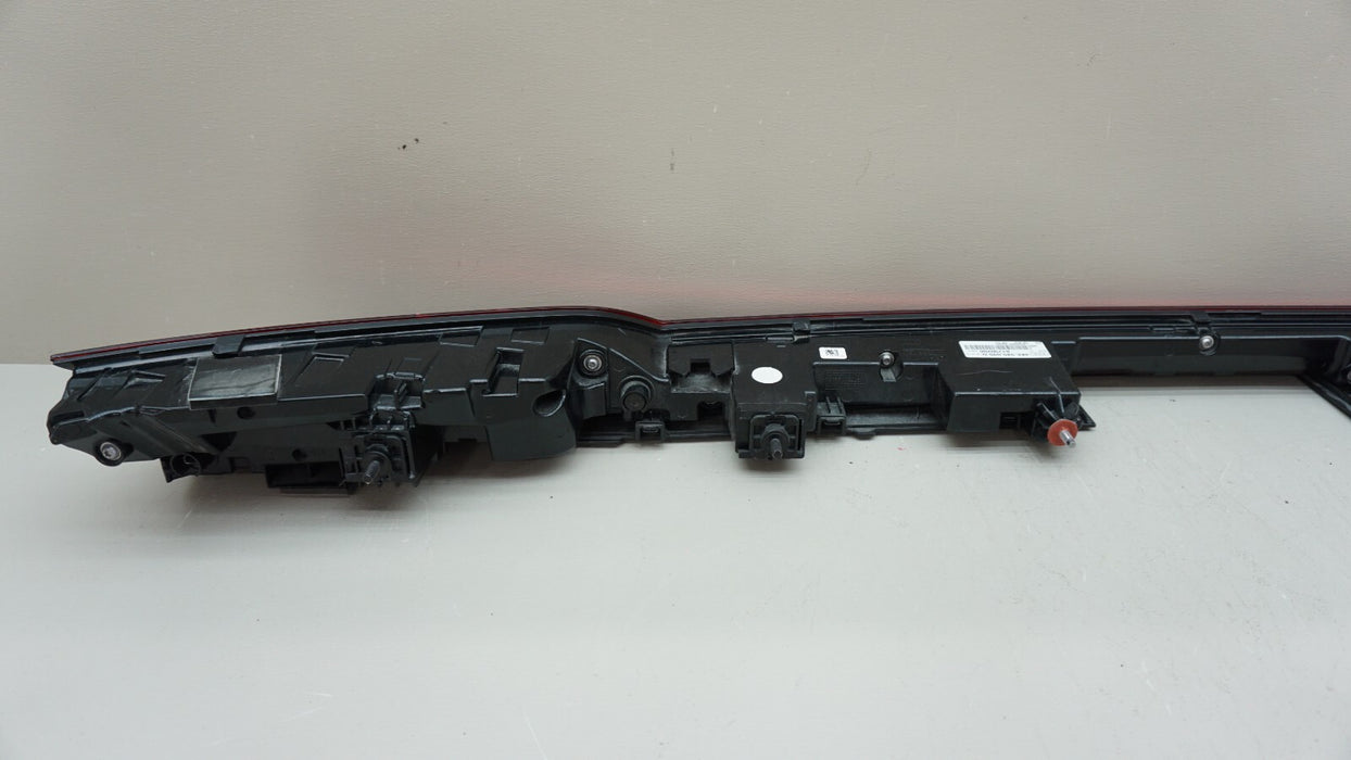 2019-2022 AUDI E-TRON CENTER DECK LID LED TAIL LIGHT 4KE.945.095.G OEM 20 21