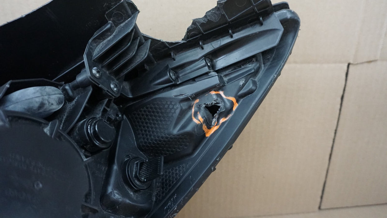 2019-2021 KIA SEDONA FRONT RIGHT PASSENGERS SIDE HEADLIGHT OEM