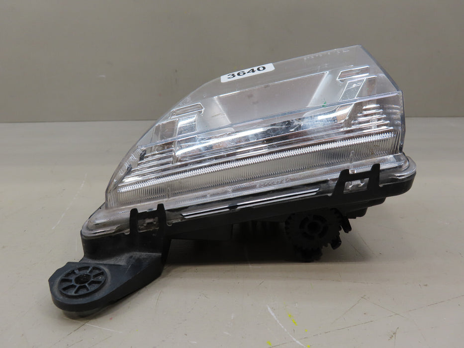 2019-2022 CHEVROLET SILVERADO 1500 FRONT RH FOG LIGHT OEM