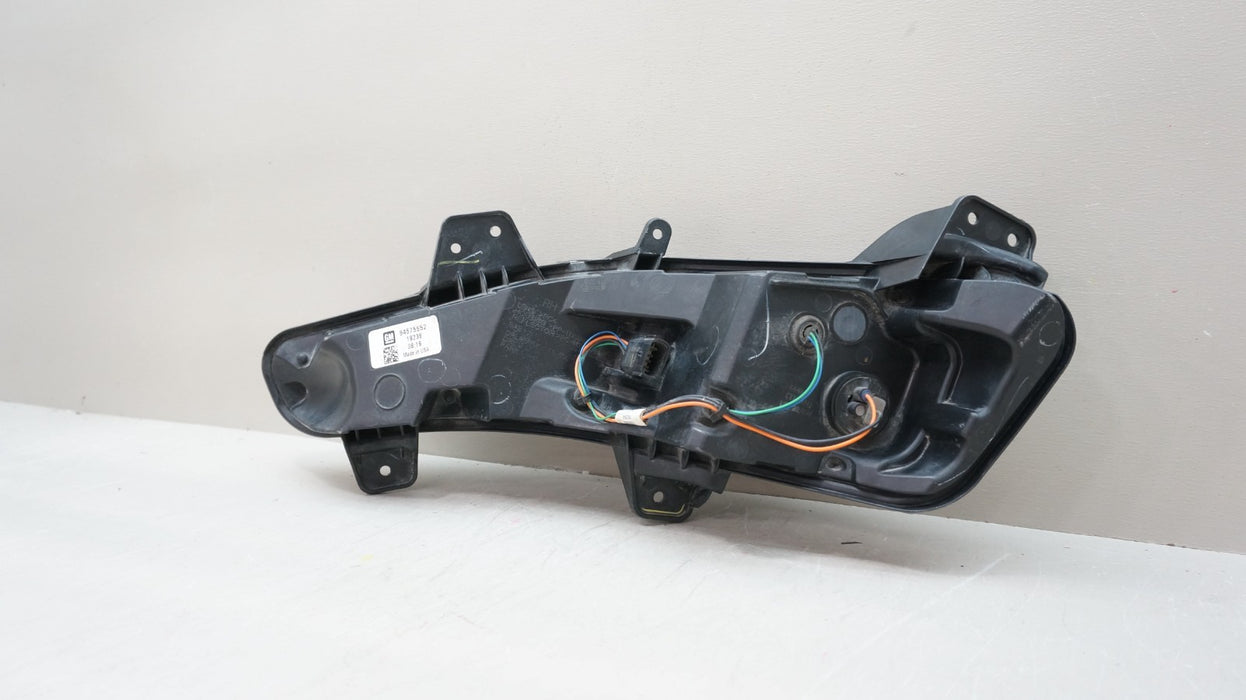 2019-2021 CHEVROLET MALIBU FRONT RIGHT PASSENGER SIDE FOG LIGHT OEM 84575552