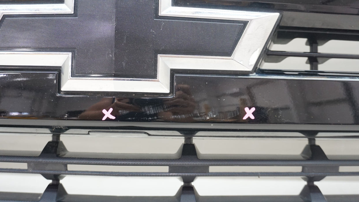 2019-2021 CHEVROLET SILVERADO 1500 FRONT CENTER RADIATOR GRILLE OEM 84128450