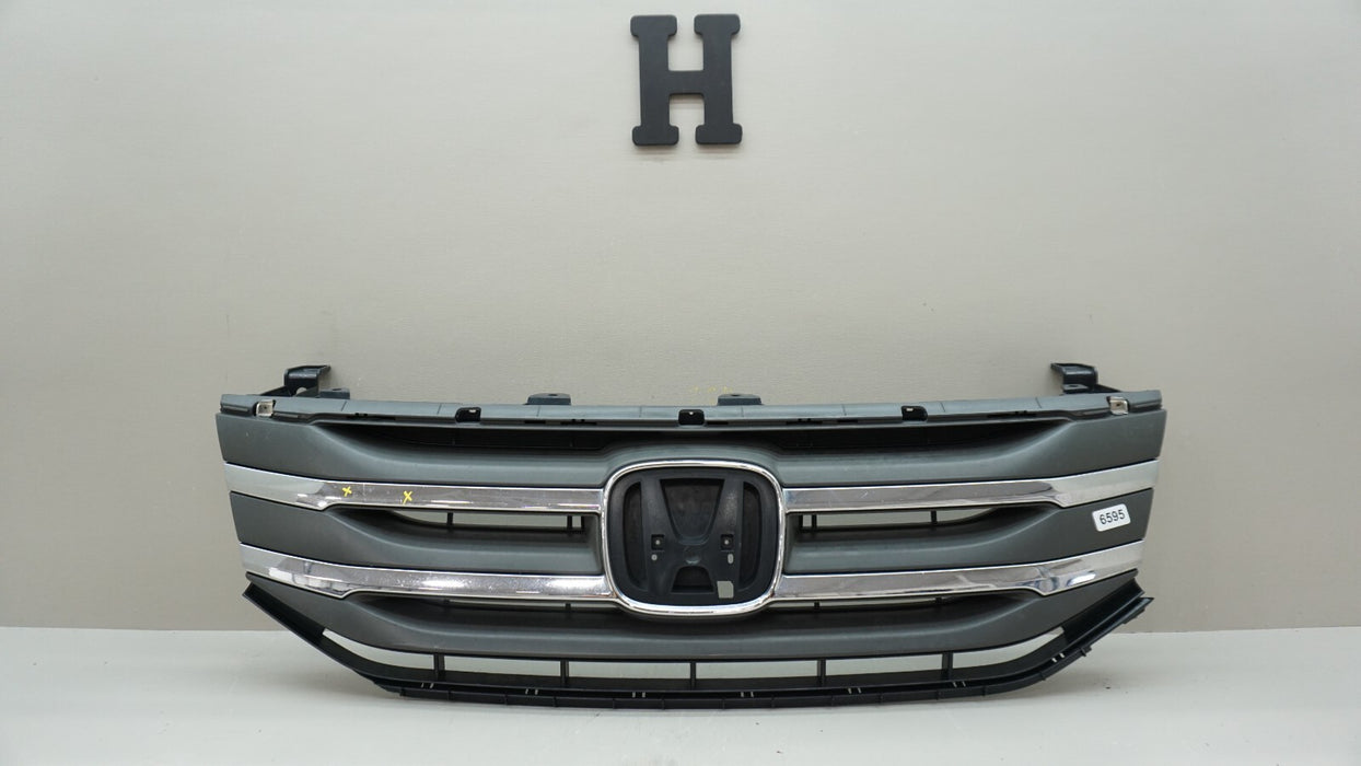 2011-2013 HONDA ODYSSEY FRONT CENTER UPPER RADIATOR GRILLE OEM