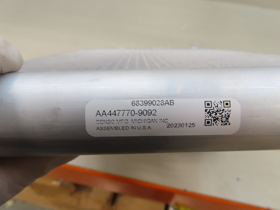 2019-2022 JEEP CHEROKEE FRONT A/C AIR CONDITIONING CONDENSER 68399028AB OEM