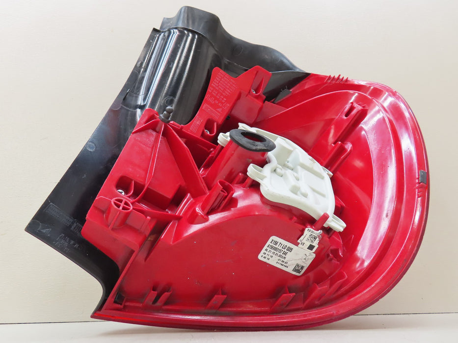 2015-2020 MERCEDES-BENZ GLA250 GLA 45 AMG REAR LEFT DRIVER SIDE TAIL LIGHT OEM