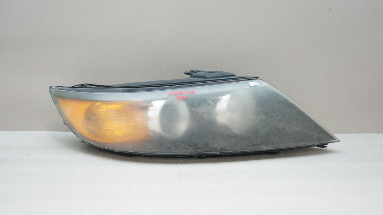 2011-2013 KIA SORENTO FRONT RIGHT SIDE HALOGEN HEADLIGHT OEM 92102-1U200