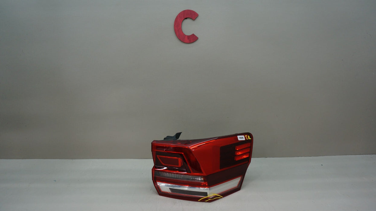 2018-2020 VOLKSWAGEN ATLAS REAR RIGHT PASSENGER SIDE TAIL LIGHT OEM