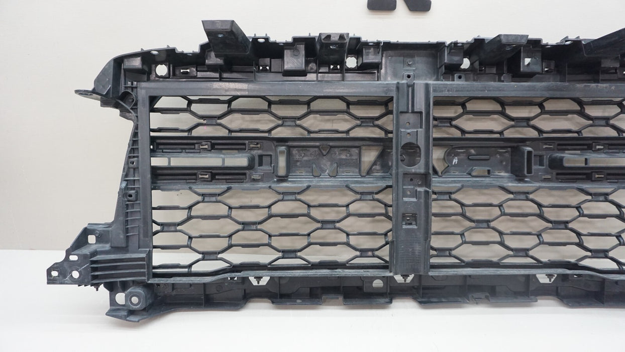 2019-2023 DODGE RAM 2500 3500 FRONT CENTER RADIATOR GRILLE OEM 68386825