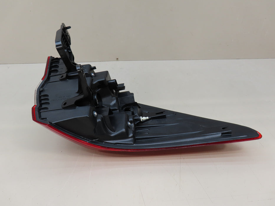 2015-2019 SUBARU OUTBACK REAR RIGHT PASSENGER SIDE TAIL LIGHT OEM