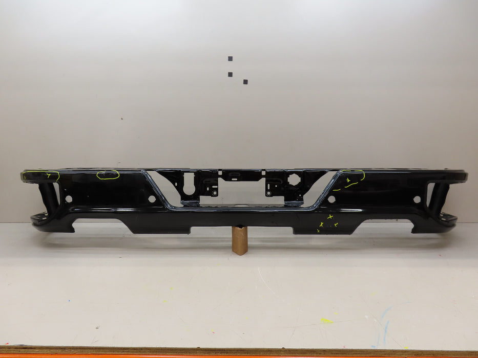 2019-2022 CHVEROLET SILVERADO GMC SIERRA 1500 REAR BUMPER METAL OEM