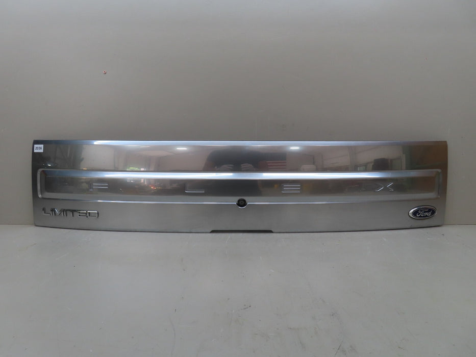 2013-2019 FORD FLEX LIMITED TAILGATE MOLDING W/ CAMERA OEM DA83-74402A30-AGW